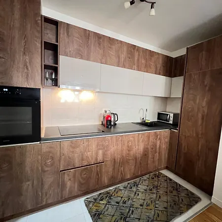 White Homes 45 • Point