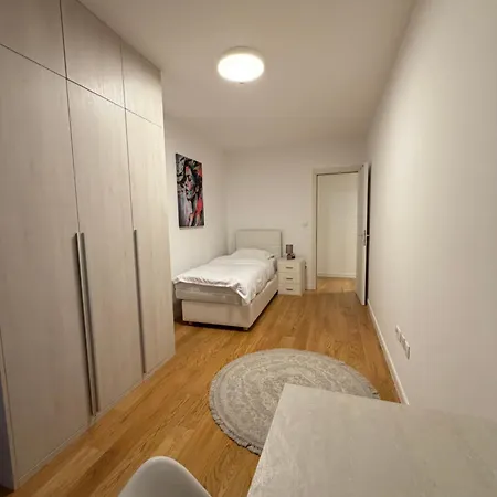 White Homes 45 • Point