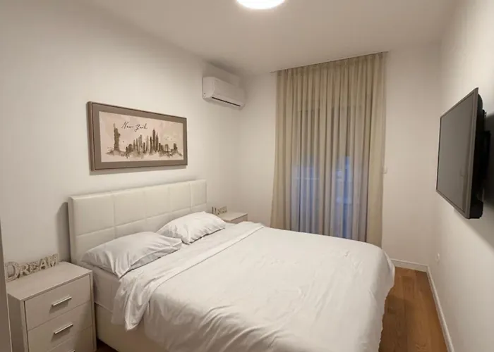 White Homes 45 • Point Daire Podgoriçe