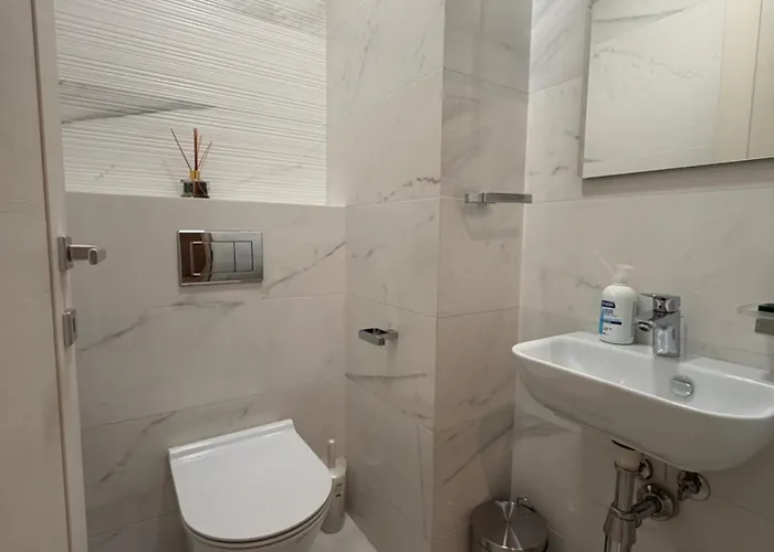 White Homes 45 • Point *