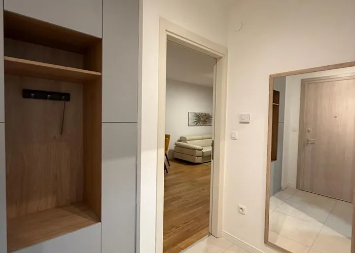 White Homes 45 • Point Daire