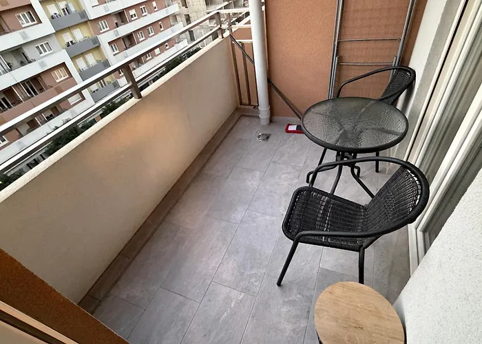 White Homes 45 • Point *